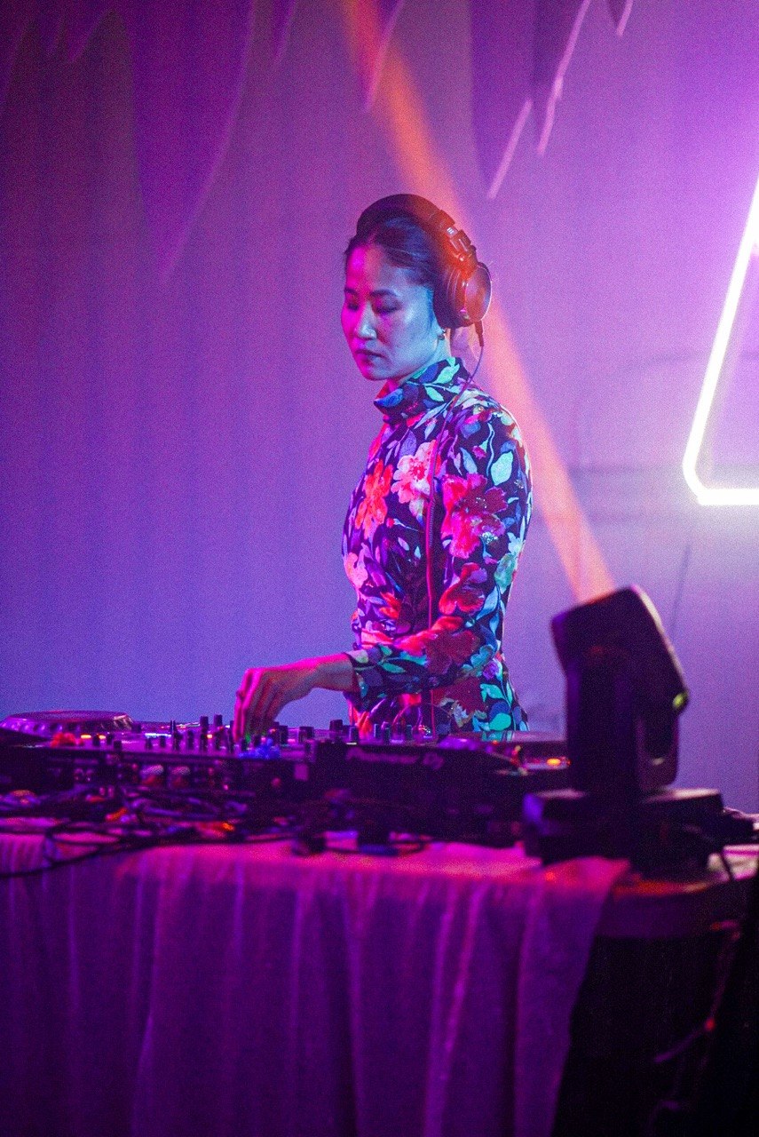 Plumhouse — Pink Neon